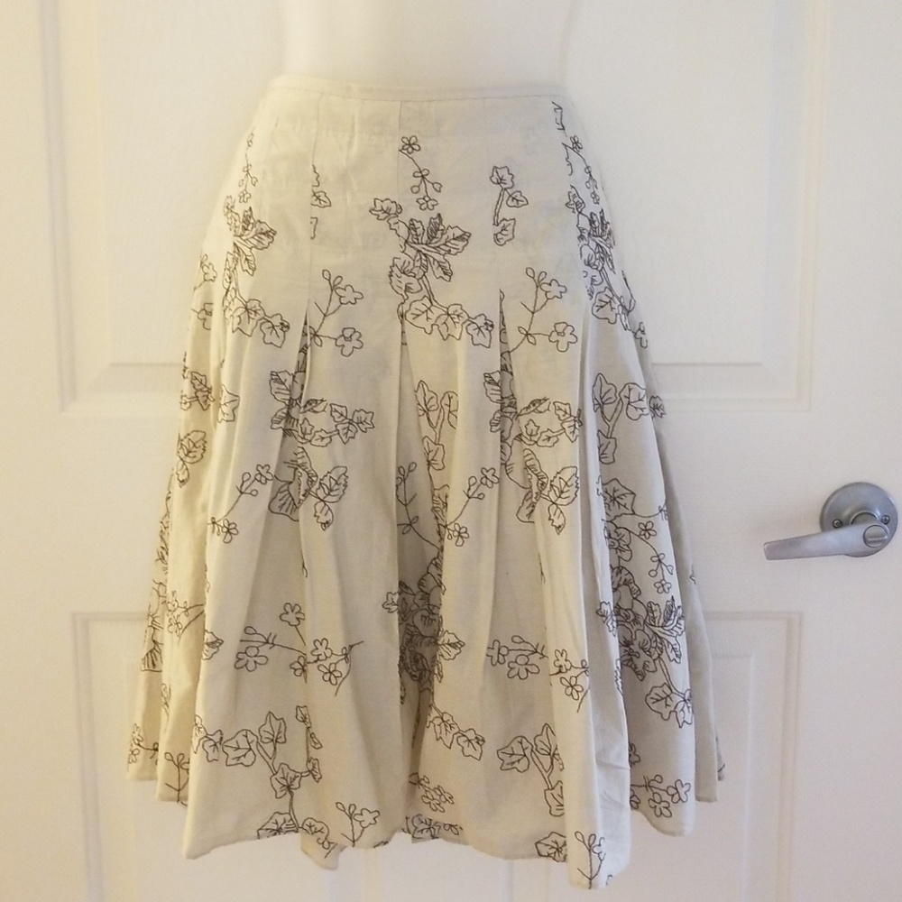 Ann Taylor Factory skirt embroidered